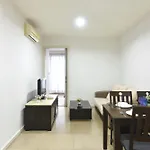 Modern 2Br Fairlane Retreat Steps From Lot 10