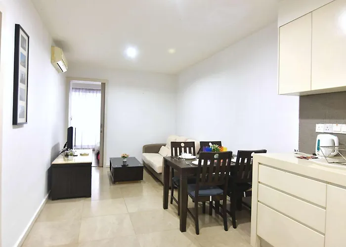 Modern 2Br Fairlane Retreat Steps From Lot 10