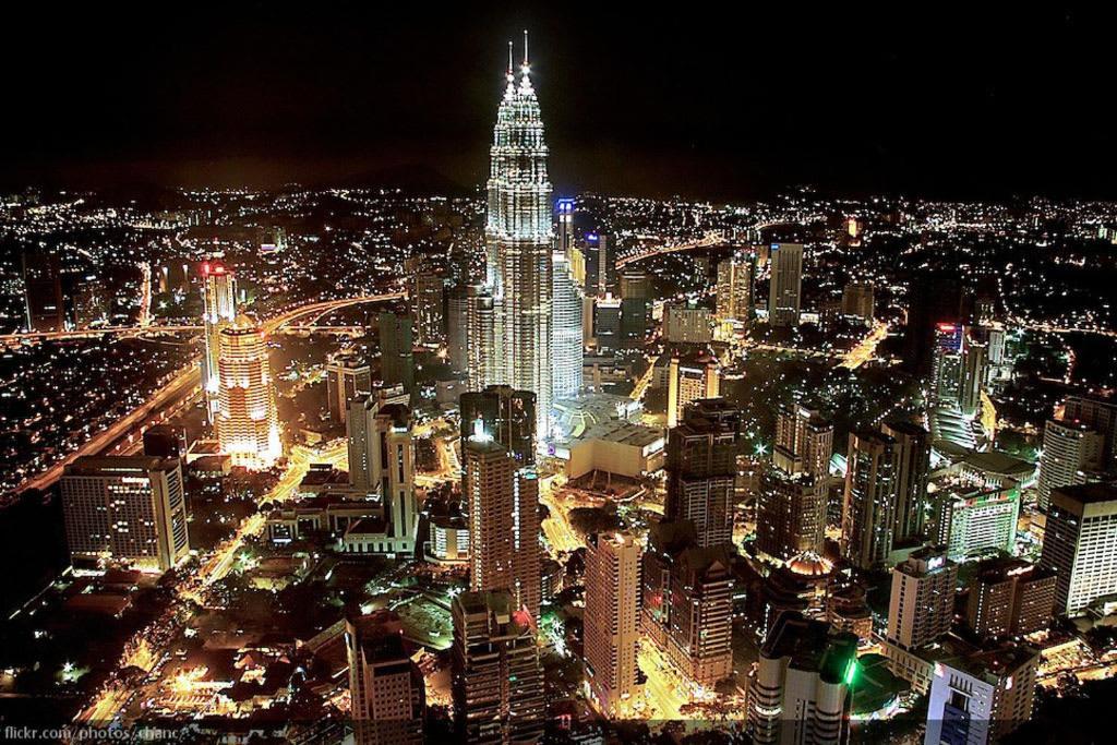 Modern 2br Fairlane Retreat Steps From Lot 10 Kuala Lumpur